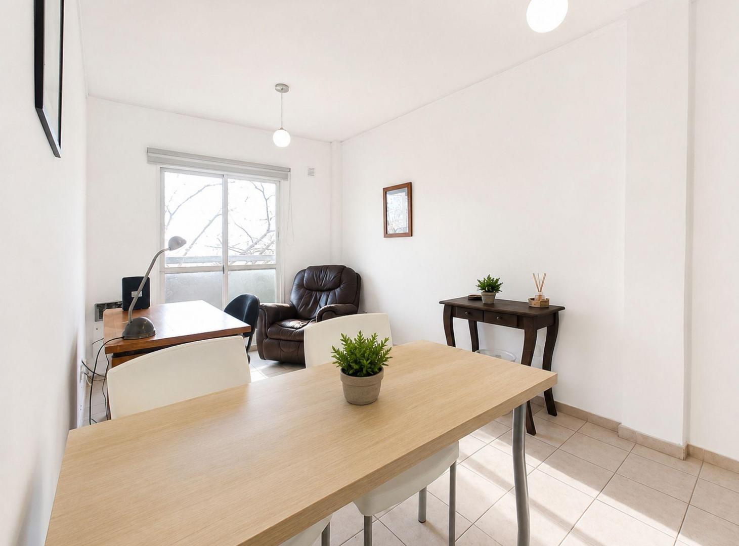 Foto de DEPARTAMENTO VENTA LA PLATA 1 DORMITORIO Y COCHERA, imagen 2