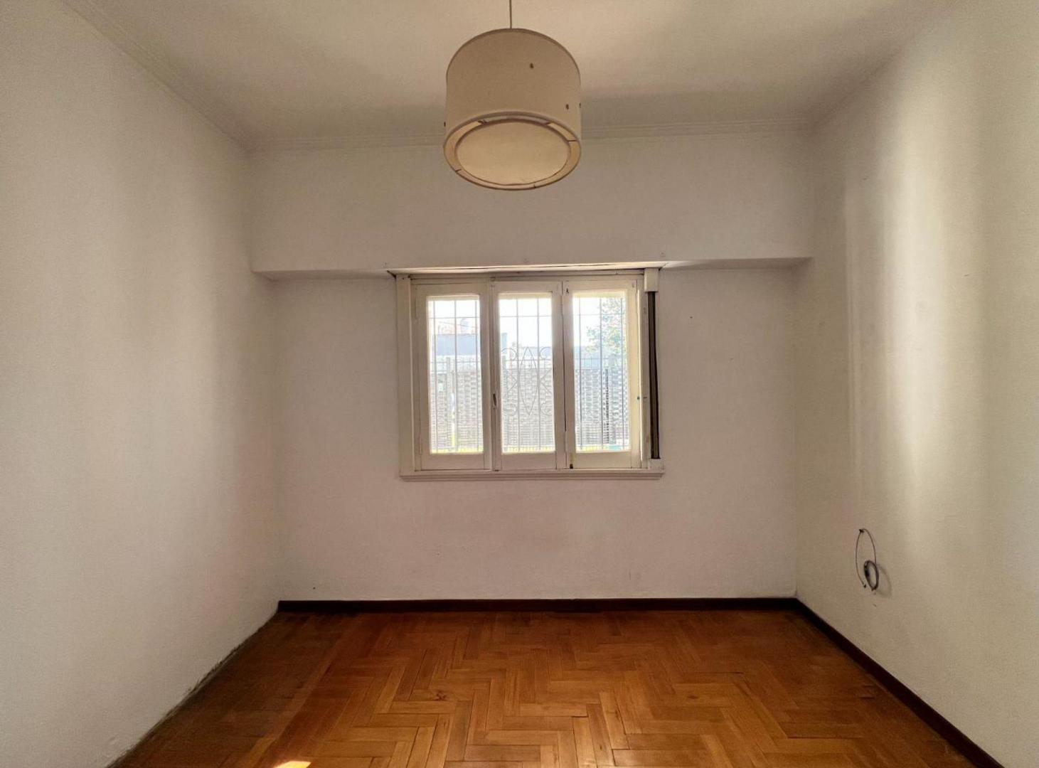 Foto de CASA EN VENTA CITY BELL 2 DORMITORIOS CON COCHERA, imagen 5