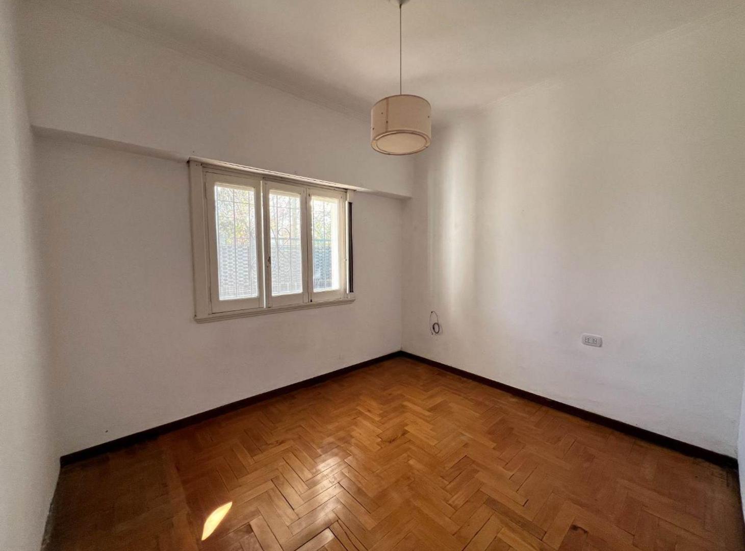 Foto de CASA EN VENTA CITY BELL 2 DORMITORIOS CON COCHERA, imagen 3