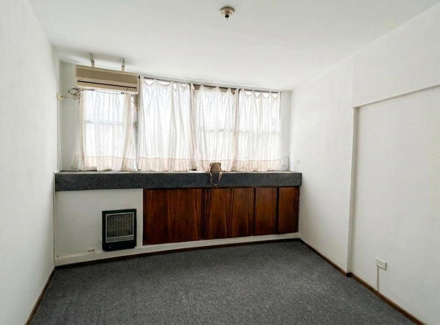 Foto de OFICINA EN VENTA LA PLATA, imagen 2