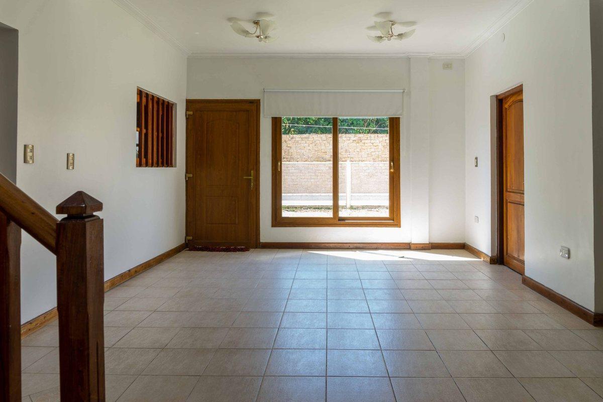 Foto de CASA EN VENTA LA PLATA PILETA 4 DORMITORIOS, imagen 2