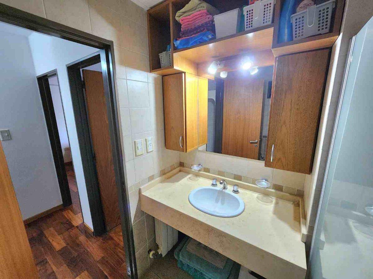 Foto de DEPARTAMENTO VENTA LA PLATA 2 DORMITORIOS COCHERA, imagen 4