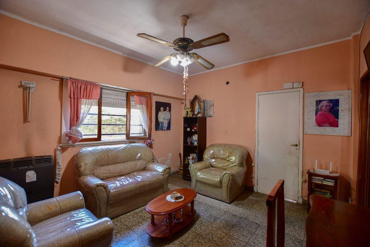 Foto de CASA VENTA LA PLATA 2 DORMITORIOS, imagen 4