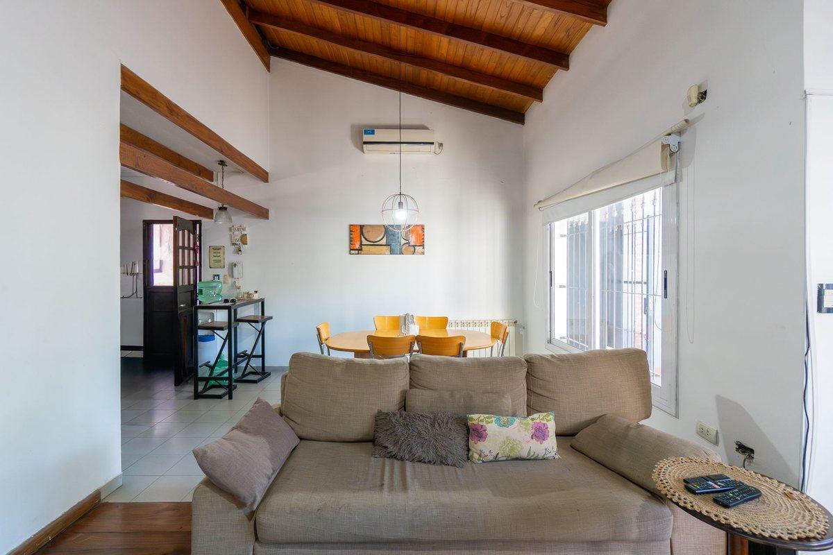 Foto de Casa venta La Plata. 3 dormitorios, parque, pileta, imagen 1