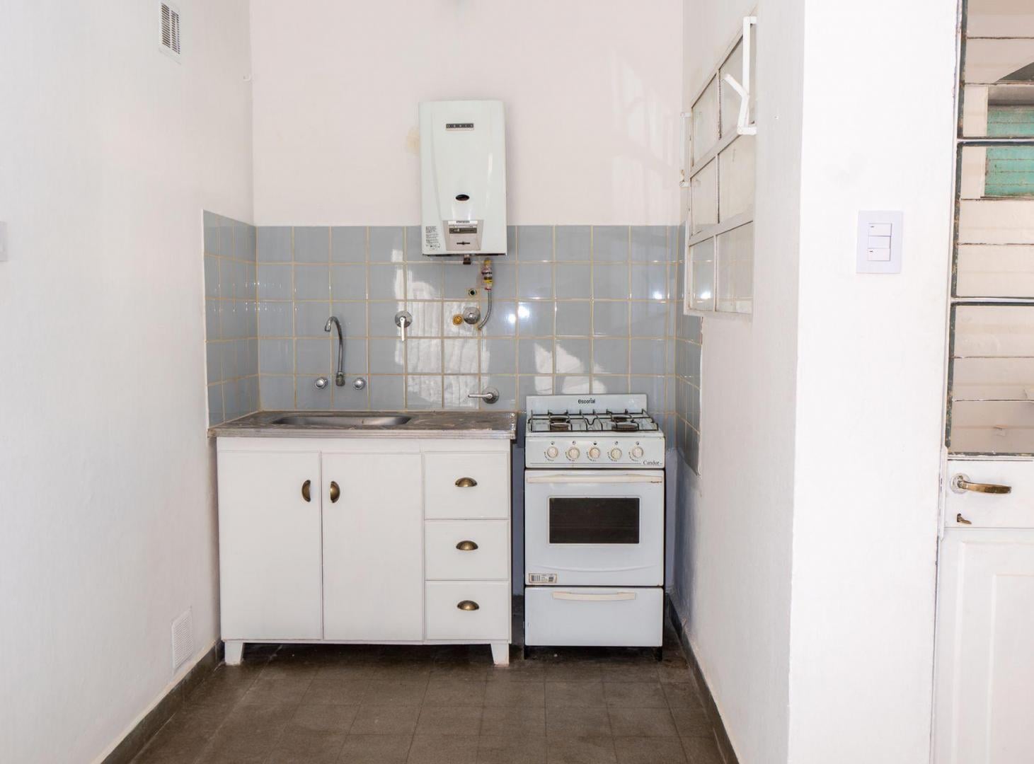 Foto de Ph en venta, La Plata. 1 dormitorio y patio, imagen 2