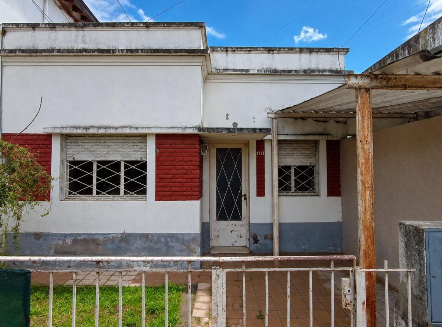 Foto de PH EN VENTA AL FRENTE EN LA PLATA CON PATIO, imagen 5