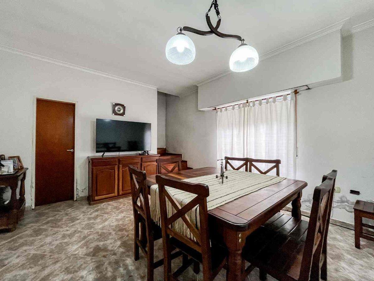 Foto de PH en venta en La Plata 3 dormitorios y garaje, imagen 3
