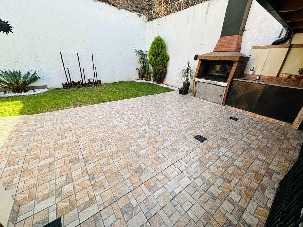 Foto de CASA VENTA QUILMES 5 AMBIENTES JARDIN APTA CREDITO, imagen 4