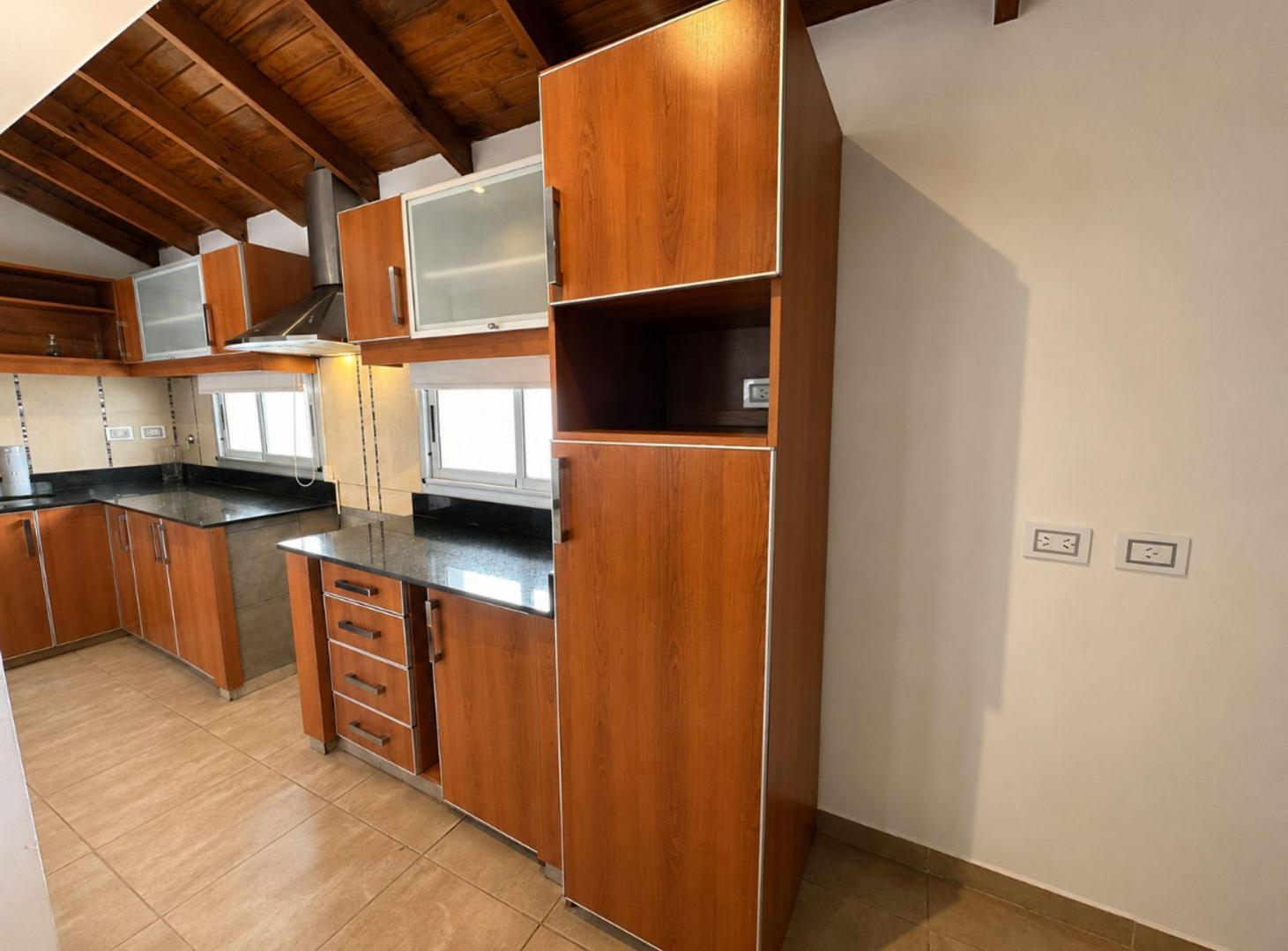 Foto de CASA VENTA QUILMES 5 AMBIENTES JARDIN APTA CREDITO, imagen 3