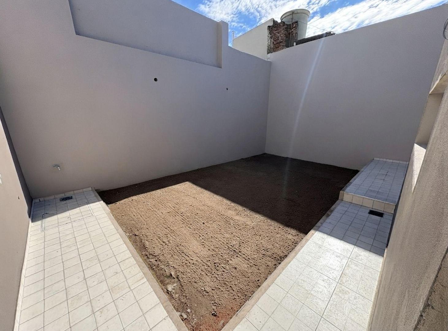 Foto de CASA EN VENTA LA PLATA RECICLADA A NUEVO, imagen 5