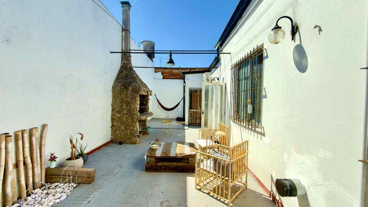 Foto de CASA VENTA LA PLATA 2 DORMITORIOS PATIO COCHERA, imagen 4