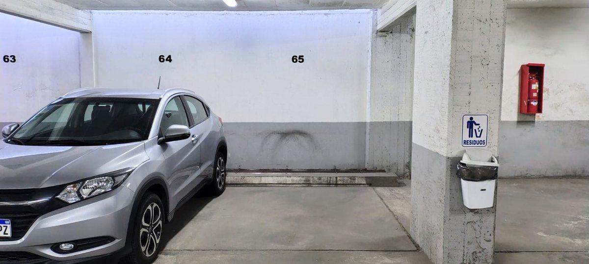 Foto de COCHERA CUBIERTA EN VENTA LA PLATA CENTRO, imagen 5