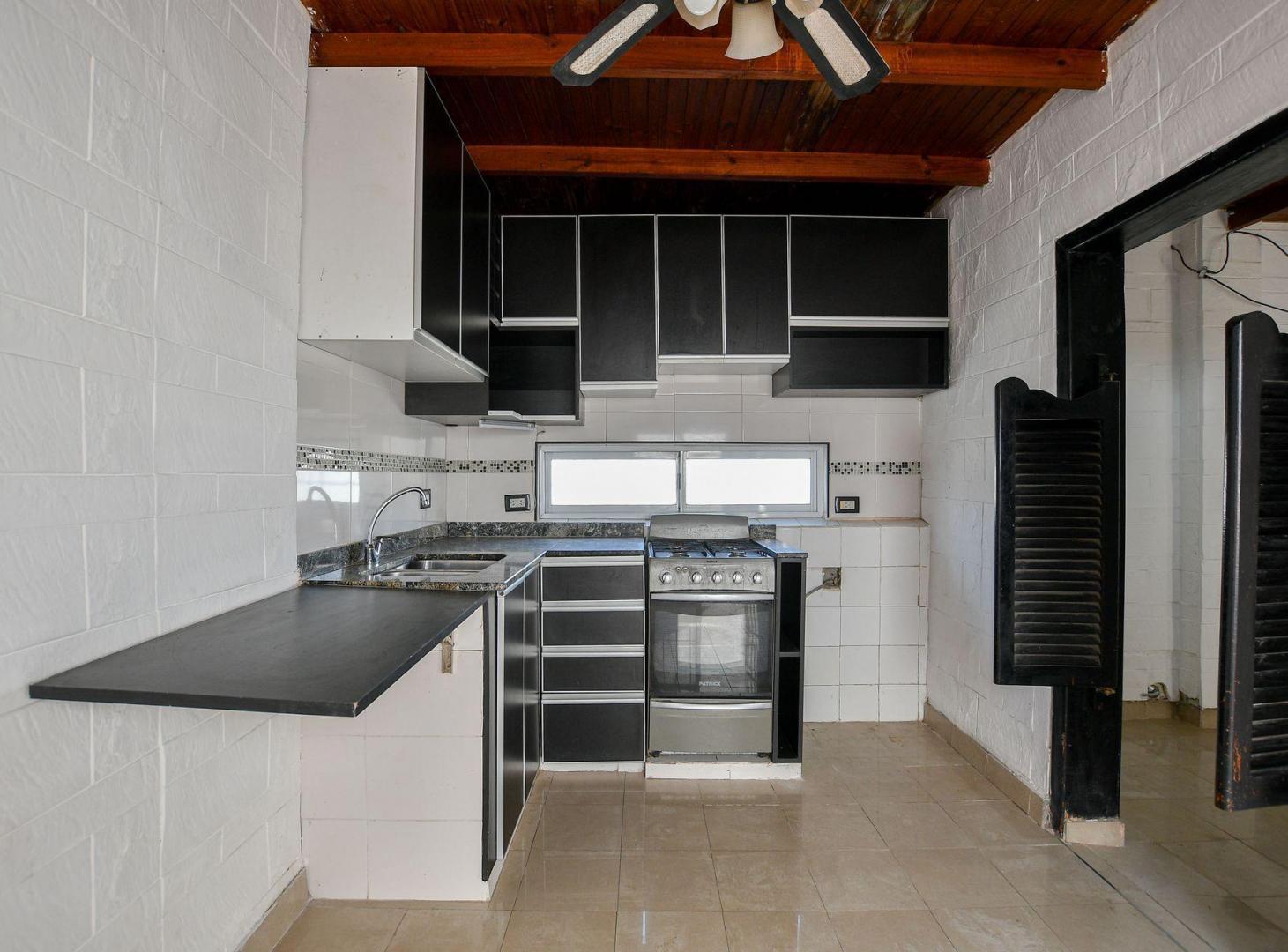 Foto de PH EN VENTA TOLOSA 1 DORMITORIO CON TERRAZA, imagen 3