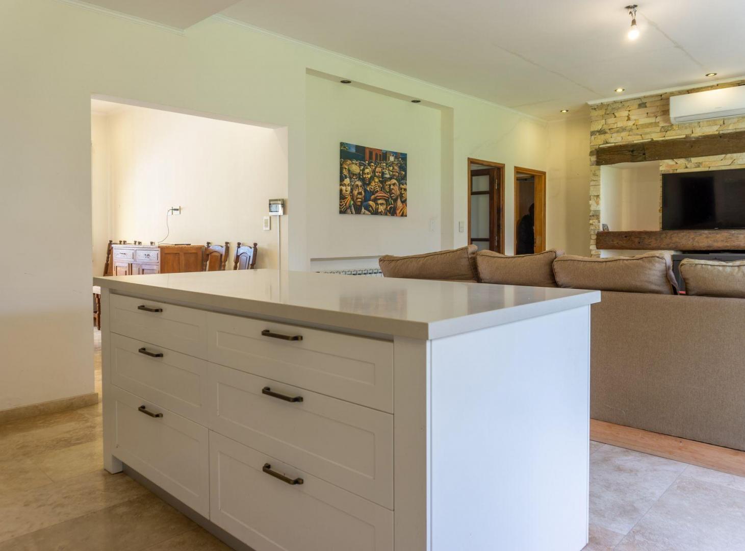 Foto de Casa venta Villa Elisa 4 dormitorios escritorio, imagen 5