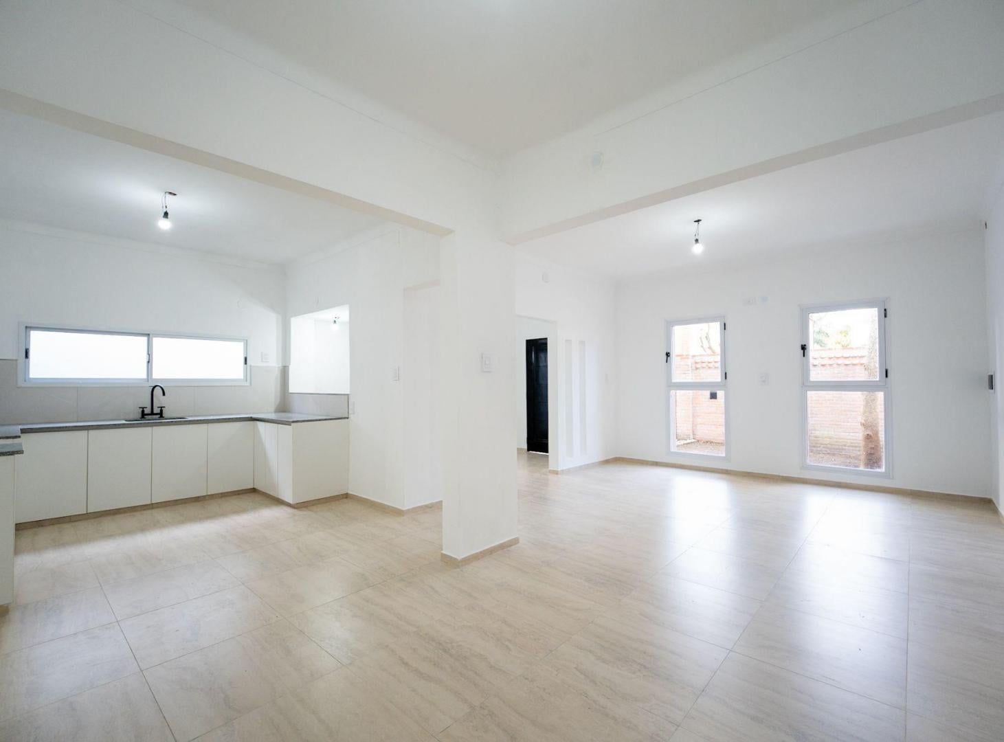 Foto de CASA 3 DORMITORIOS EN VENTA EN GONNET PLANTA BAJA, imagen 2