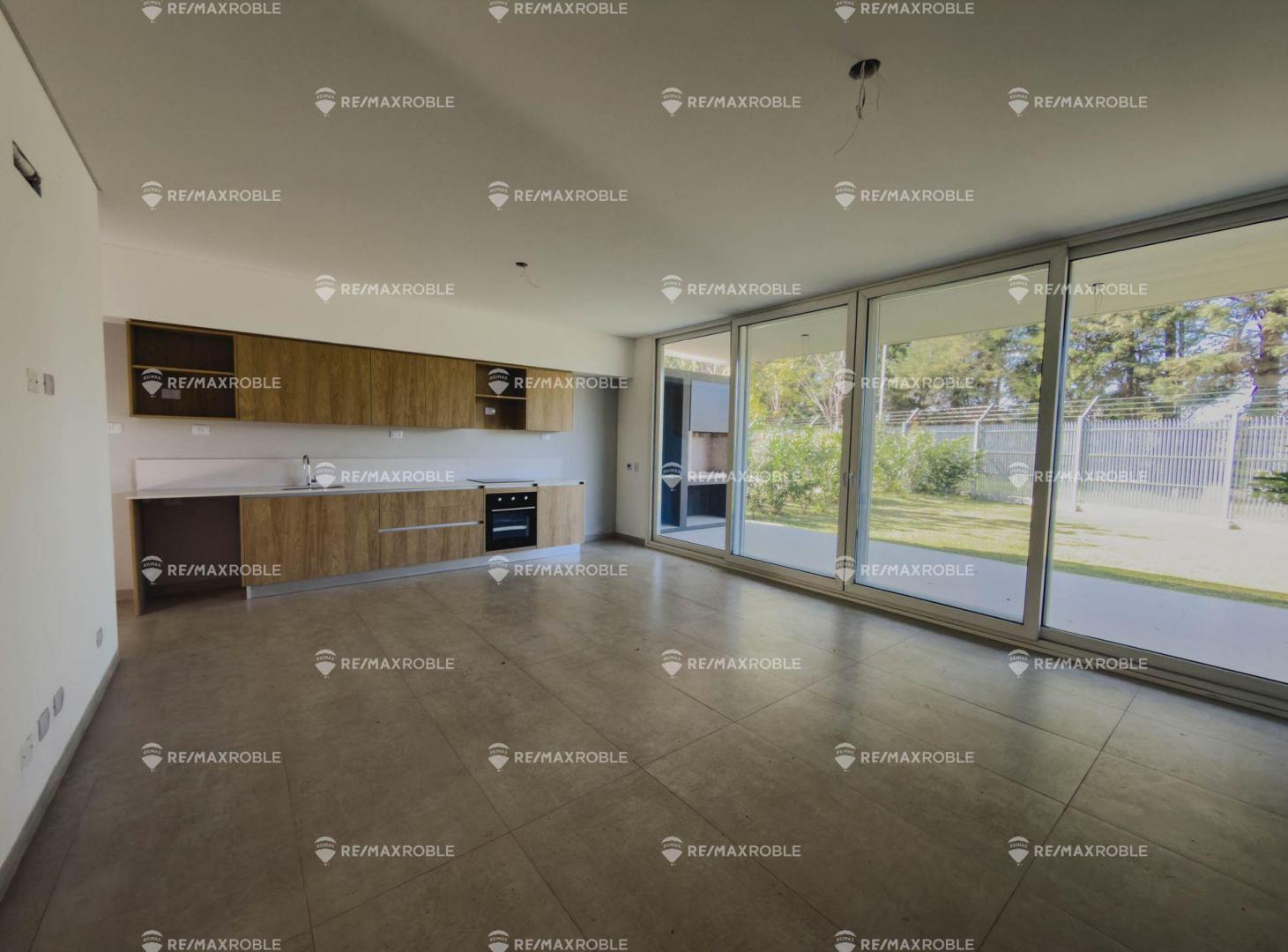 Foto de TOWNHOUSE EN VENTA EN LUCIÉRNAGAS 5 AMBIENTES, imagen 2