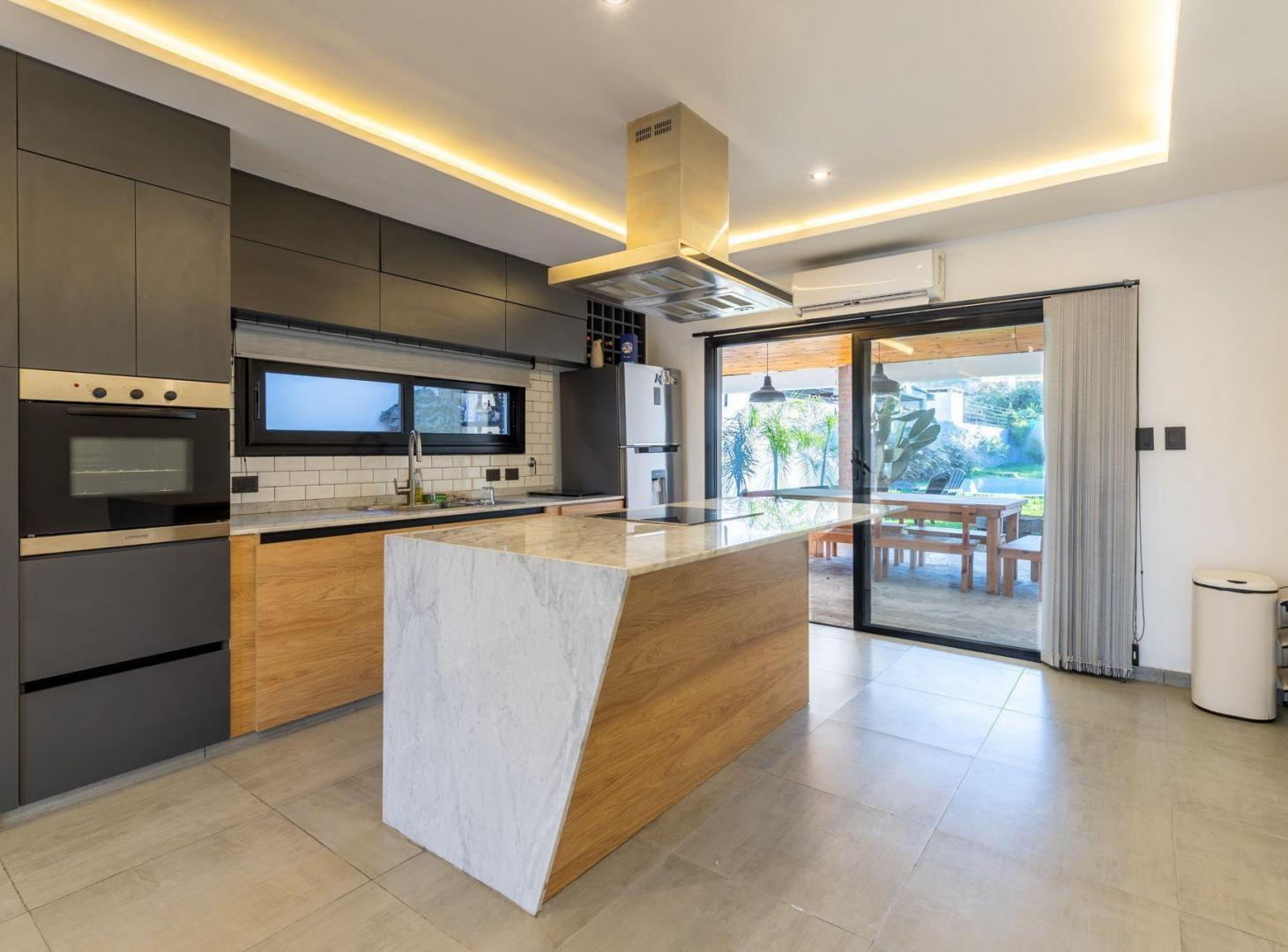 Foto de CASA VENTA CITY BELL 2 DORMITORIOS PILETA PARQUE, imagen 2