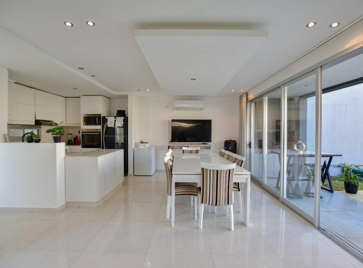 Foto de CASA VENTA BARRIO PRIVADO LA PLATA 4 DORMITORIOS, imagen 3