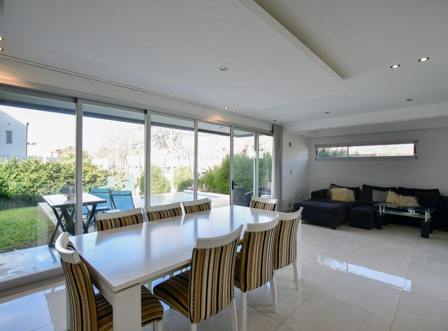 Foto de CASA VENTA BARRIO PRIVADO LA PLATA 4 DORMITORIOS, imagen 2