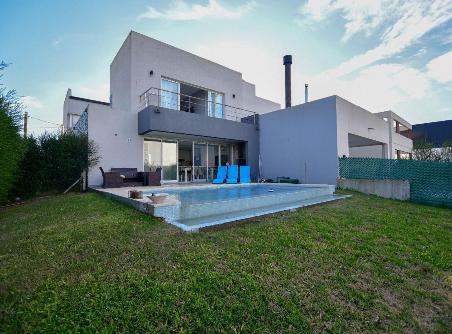 Foto de CASA VENTA BARRIO PRIVADO LA PLATA 4 DORMITORIOS, imagen 1