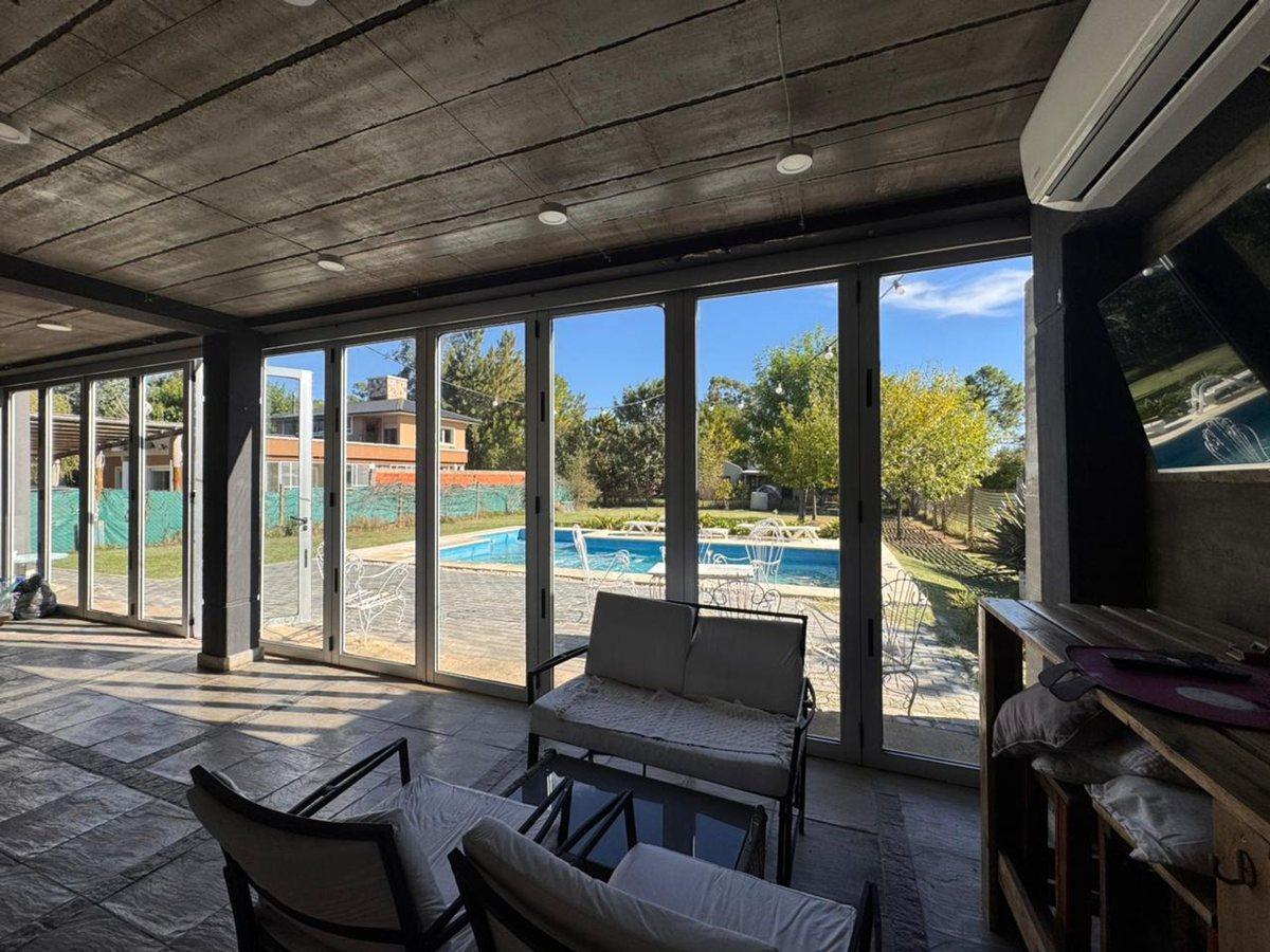 Foto de CASA EN ALQUILER BERISSO 3 DORMITORIOS PILETA, imagen 3