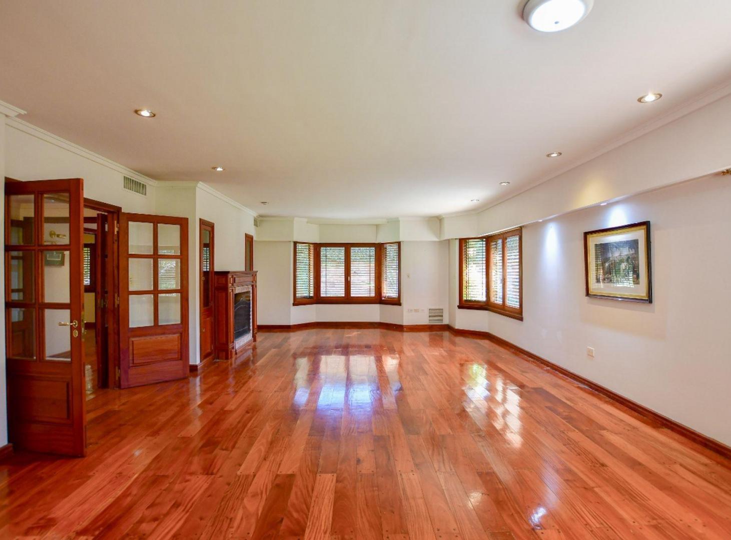 Foto de CASA EN VENTA LA PLATA 5 DORMITORIOS PARQUE PILETA, imagen 5