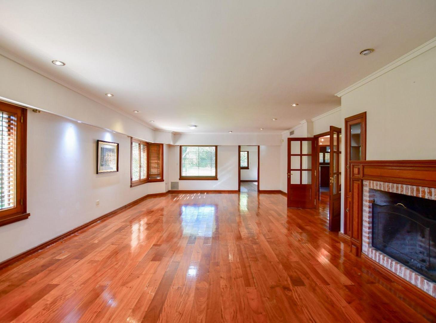 Foto de CASA EN VENTA LA PLATA 5 DORMITORIOS PARQUE PILETA, imagen 4