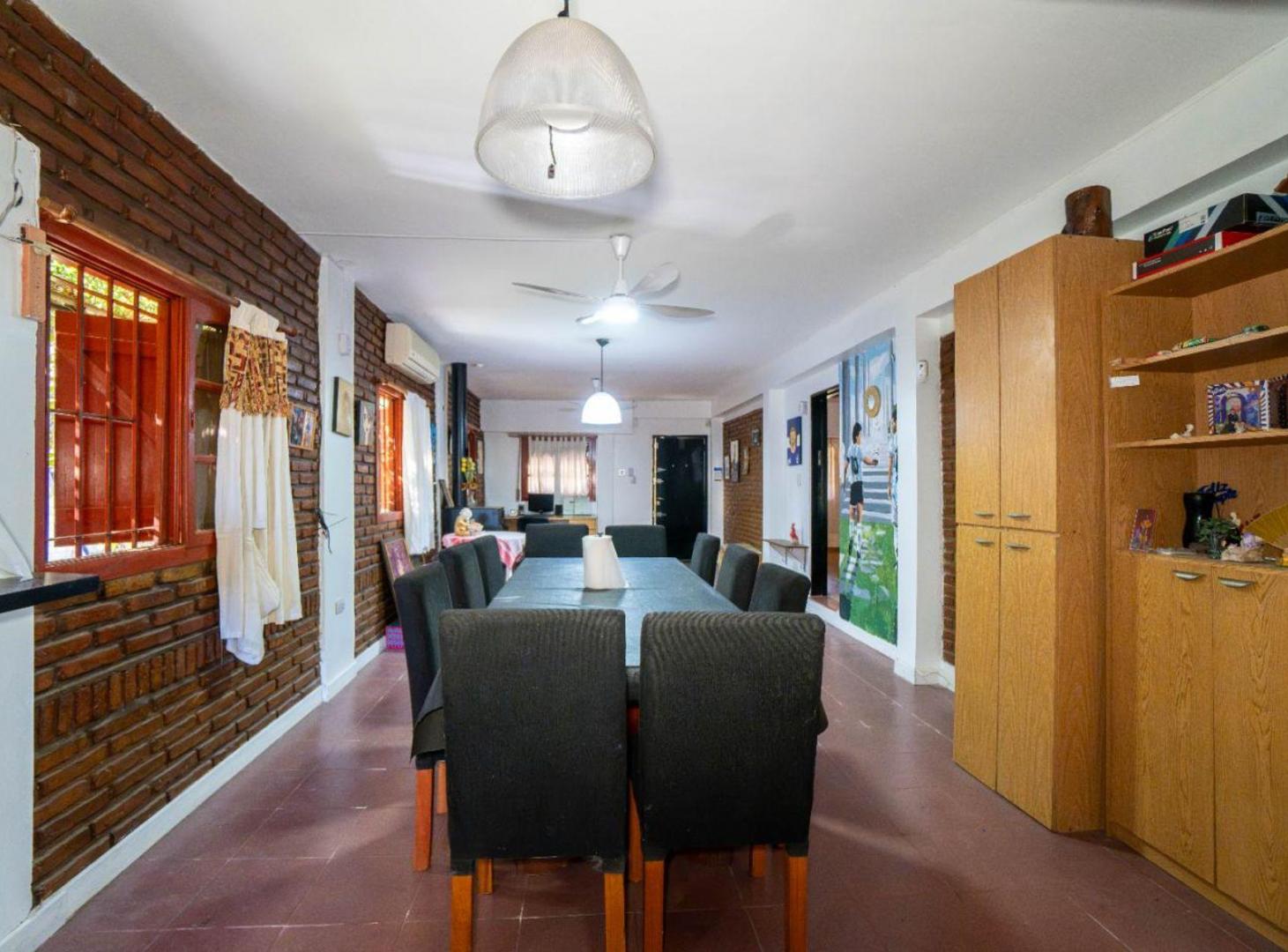 Foto de Casa en venta La Hermosura. 2 dormitorios y parque, imagen 3