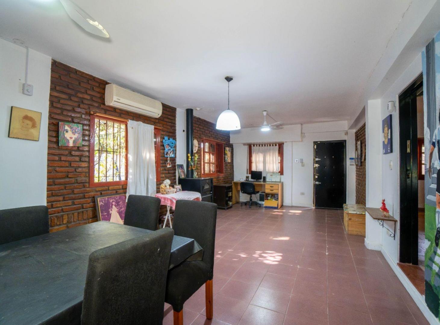 Foto de Casa en venta La Hermosura. 2 dormitorios y parque, imagen 5