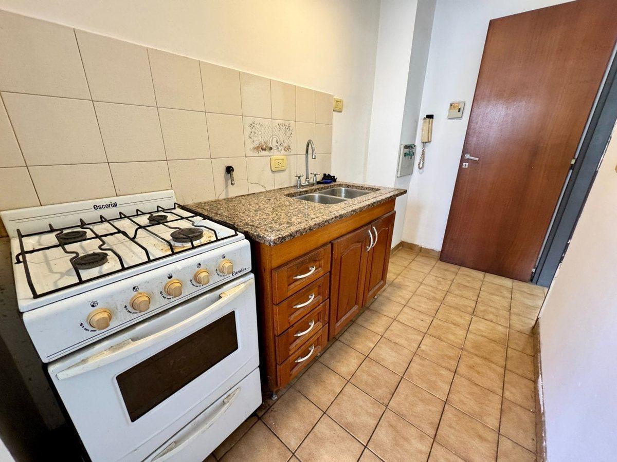 Foto de DEPARTAMENTO VENTA LA PLATA 1 DORMITORIO COCHERA, imagen 2