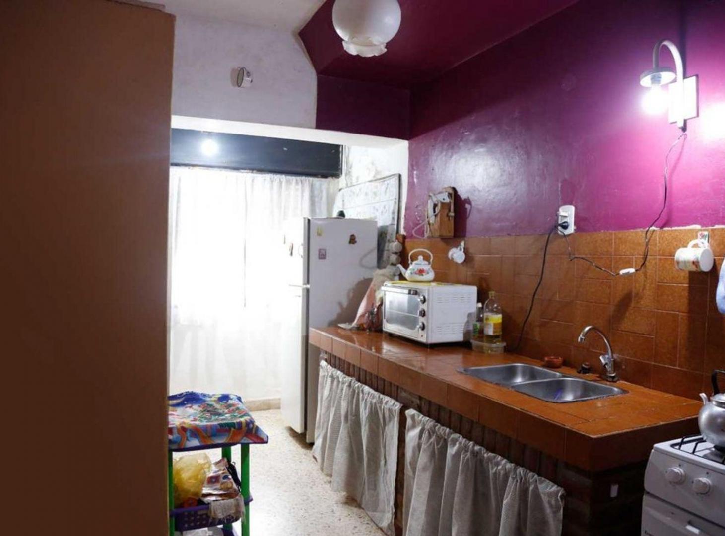 Foto de CASA EN VENTA ARTURO SEGUI 4 DORMITORIOS PATIO, imagen 2