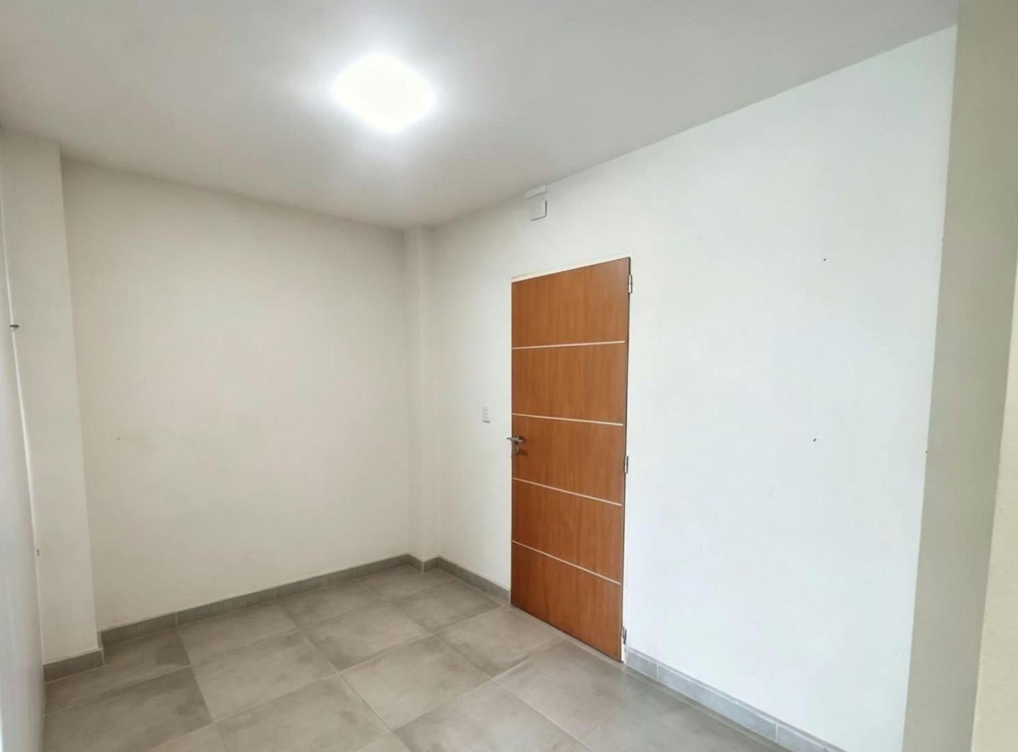 Foto de LOCAL EN ALQUILER LA PLATA HABILITACION Y COCHERA, imagen 1