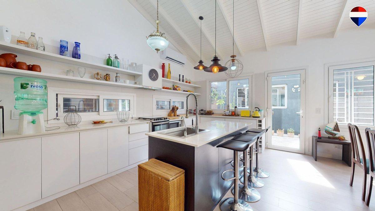 Foto de CASA EN VENTA GONNET 5 DORMITORIOS, imagen 5