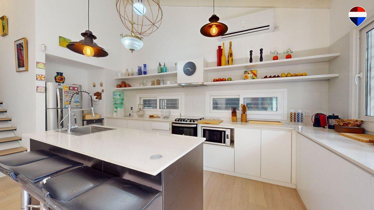Foto de CASA EN VENTA GONNET 5 DORMITORIOS, imagen 1