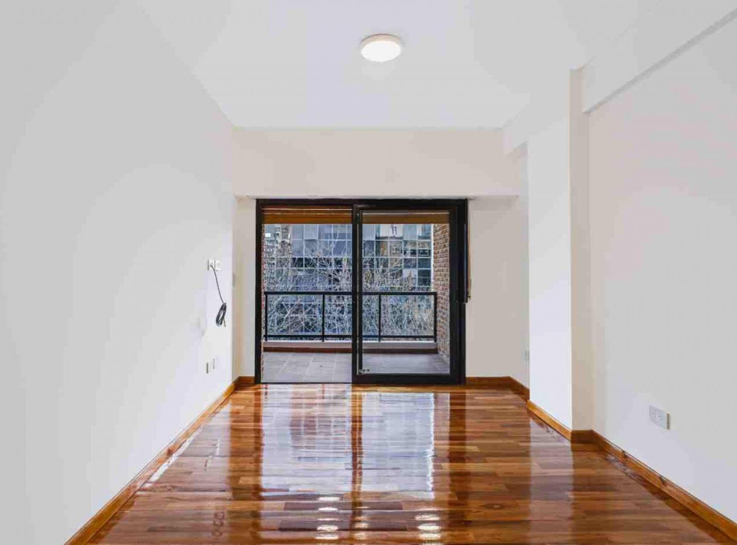 Foto de SEMIPISO EN VENTA FRENTE LA PLATA CENTRO A/ BANCO, imagen 2