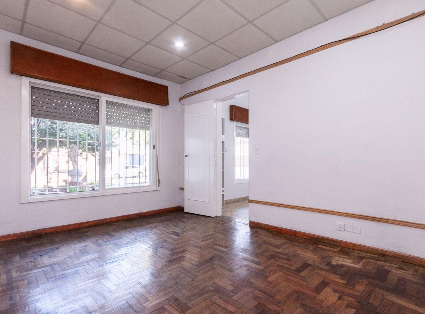 Foto de CASA EN VENTA LANUS 5 AMBIENTES PARQUE, imagen 4
