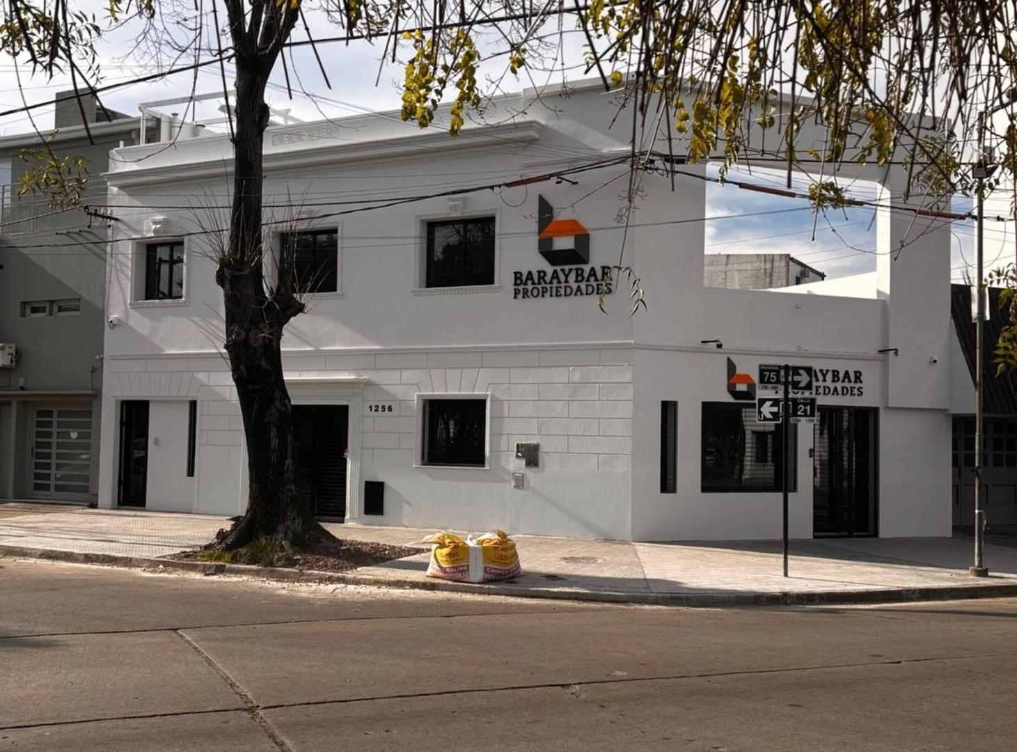 Foto de OFICINAS EN VENTA LA PLATA RECICLADAS A NUEVA, imagen 1