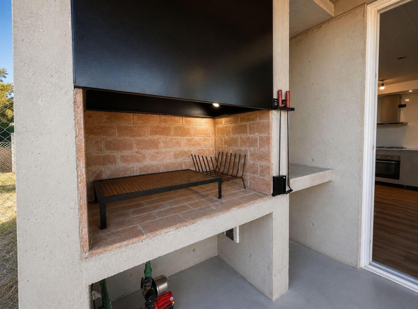 Foto de CASA VENTA GONNET 1 DORMITORIO COCHERA FINANCIADO, imagen 5