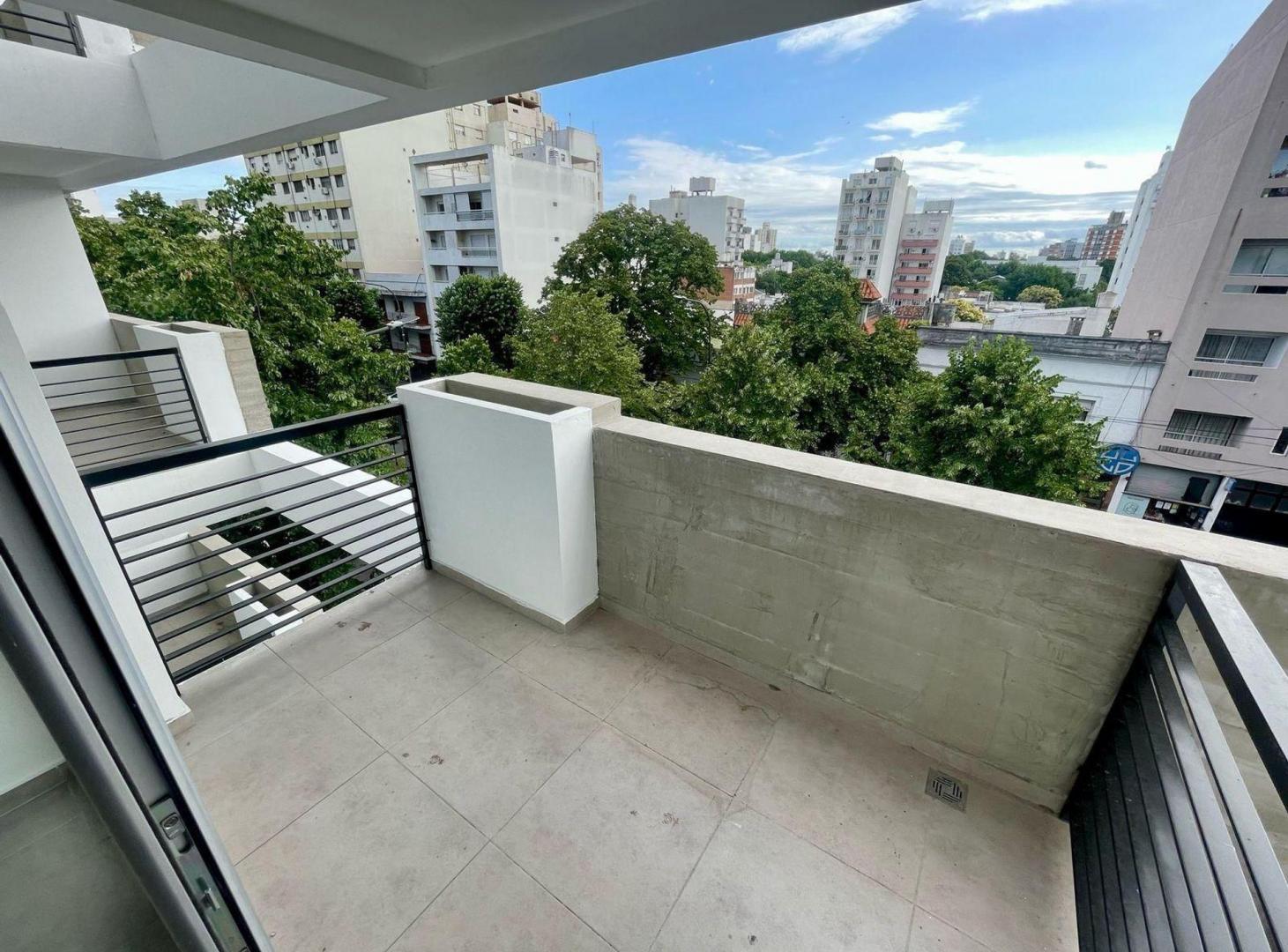 Foto de MONOAMBIENTE EN VENTA LA PLATA 2 COCHERAS, imagen 5