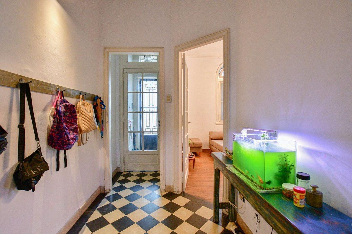 Foto de CASA EN VENTA LA PLATA 2 DORMITORIOS COCHERA, imagen 2
