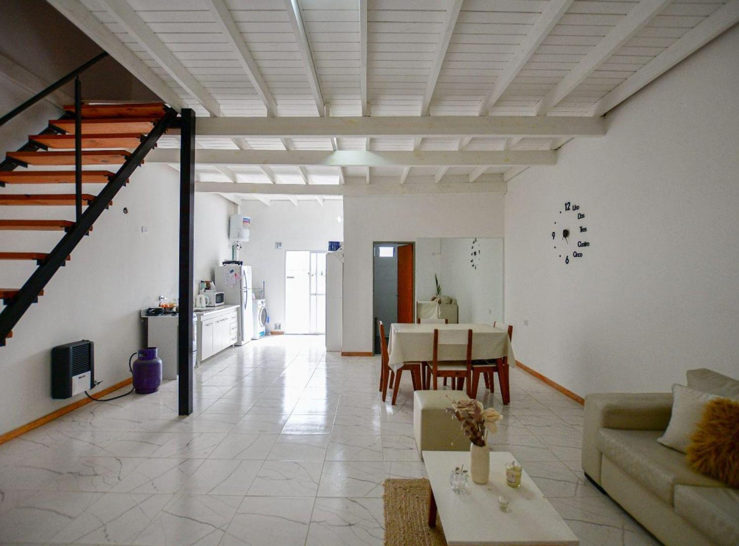 Foto de Departamento Duplex Venta San Carlos 3 Dormitorios, imagen 2