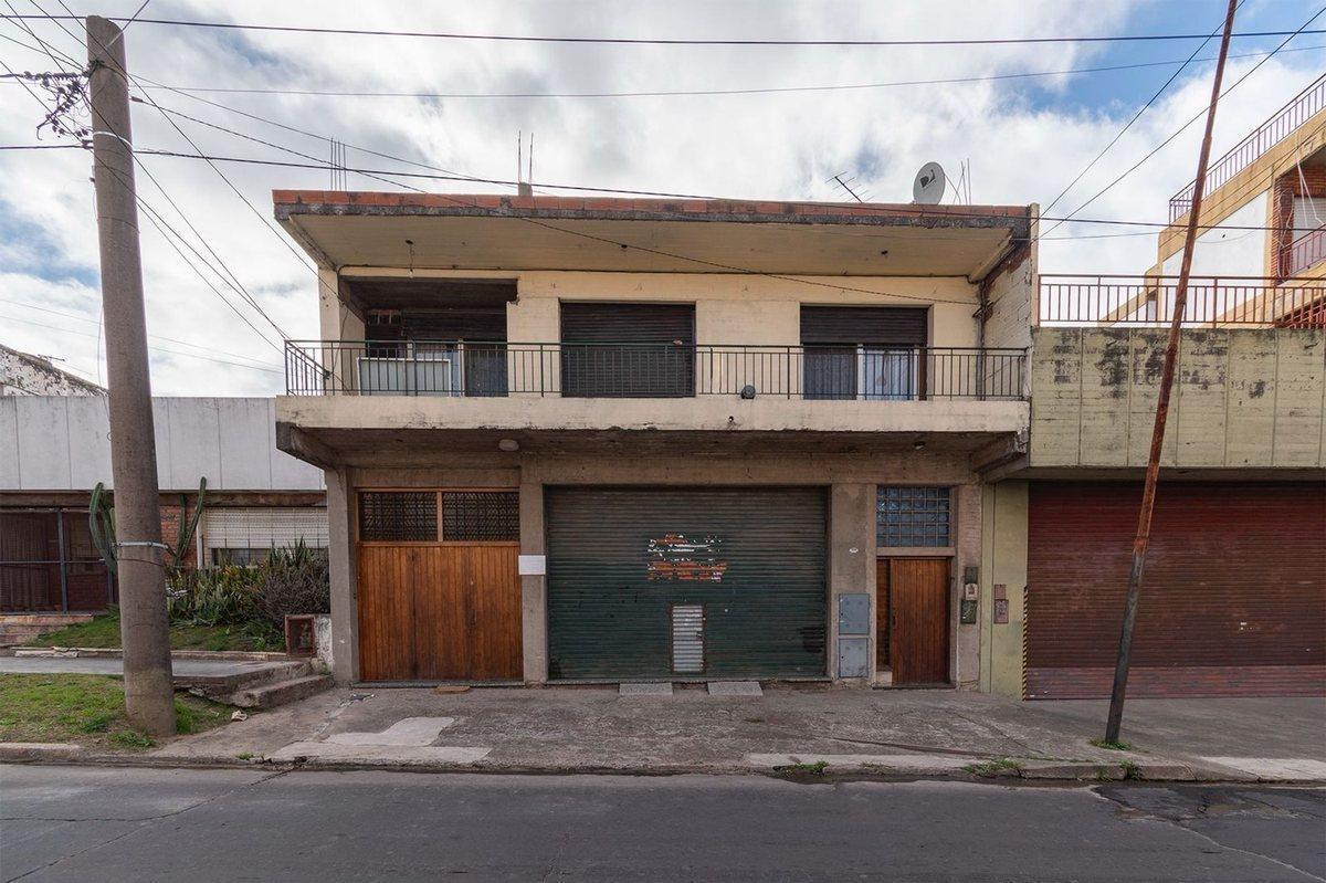 Foto de GALPON EN VENTA QUILMES OESTE 7 AMBIENTES, imagen 2