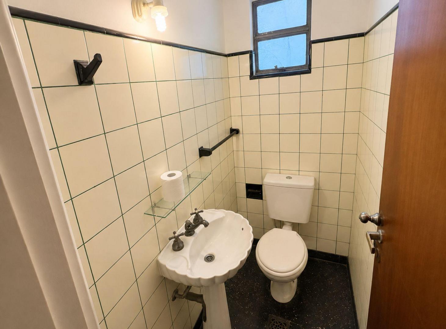 Foto de CASA VENTA LA PLATA 3 DORMITORIOS BARRIO NORTE, imagen 3