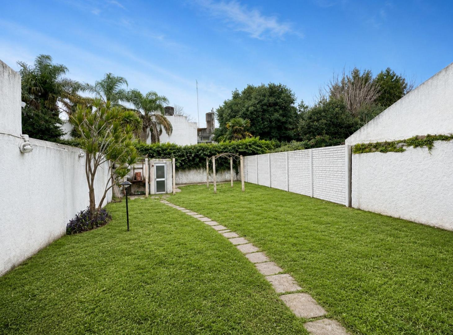 Foto de CASA VENTA LA PLATA 3 DORMITORIOS BARRIO NORTE, imagen 4
