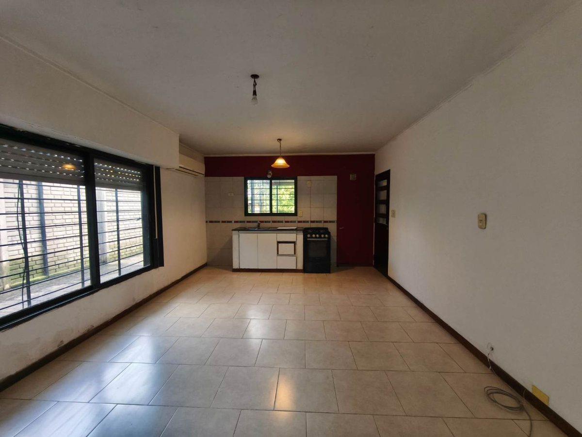 Foto de CASA EN VENTA VILLA ELISA 2 DORMITORIOS JARDIN, imagen 5
