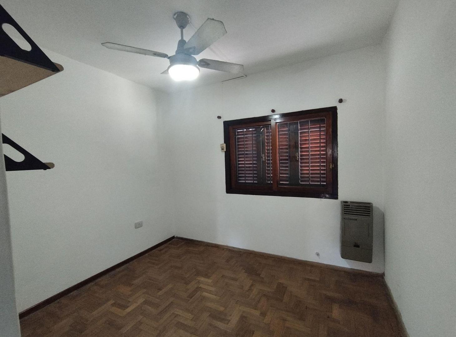 Foto de CASA EN VENTA CITY BELL 2 DORMITORIOS CON COCHERA, imagen 3
