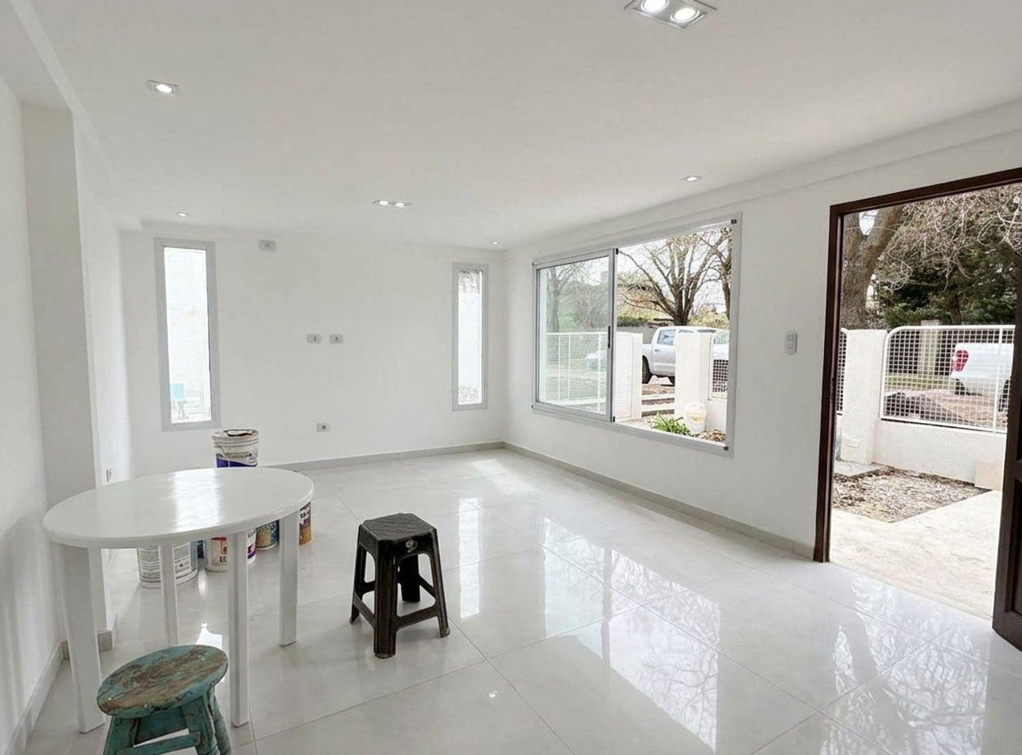 Foto de CASA EN VENTA GONNET 2 DORMITORIOS PATIO RECICLAR, imagen 3