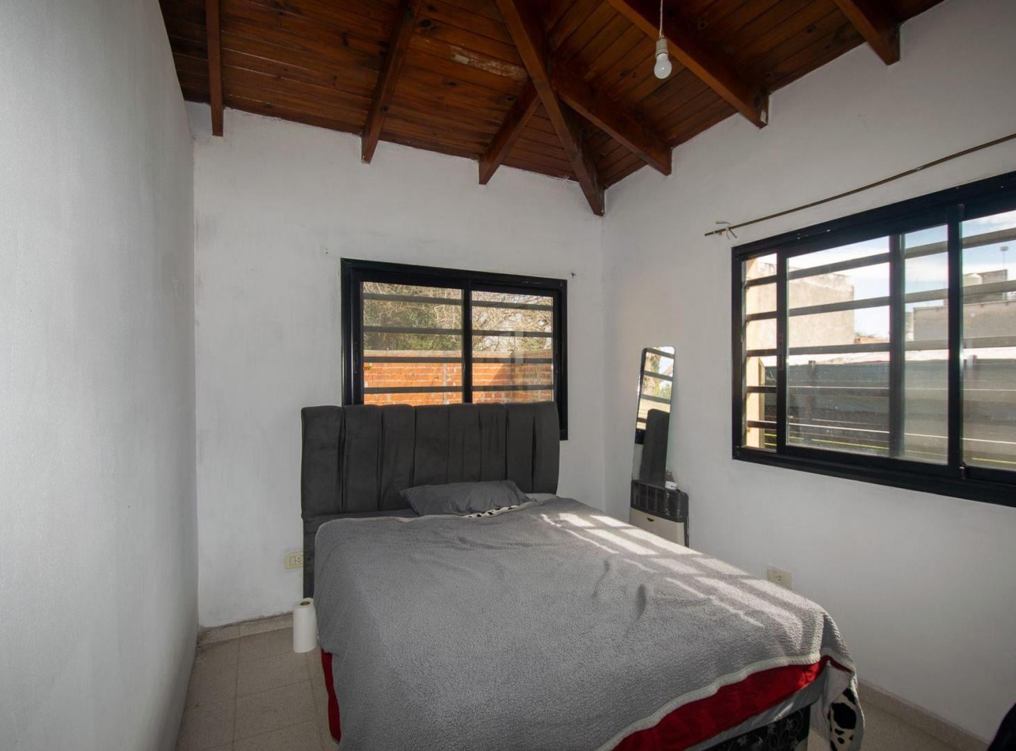 Foto de CASA EN VENTA LA PLATA 2 DORMITORIOS, imagen 2