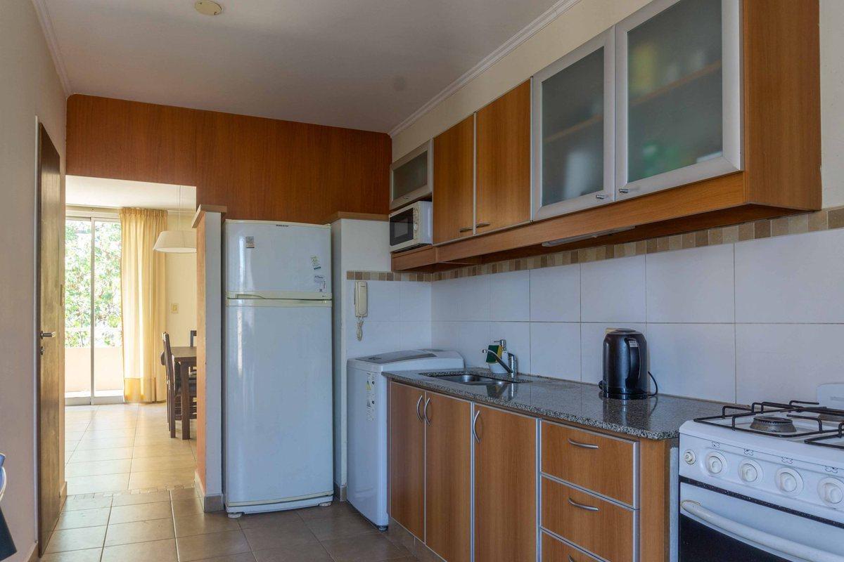 Foto de DEPARTAMENTO VENTA LA PLATA 2 DORMITORIOS COCHERA, imagen 2