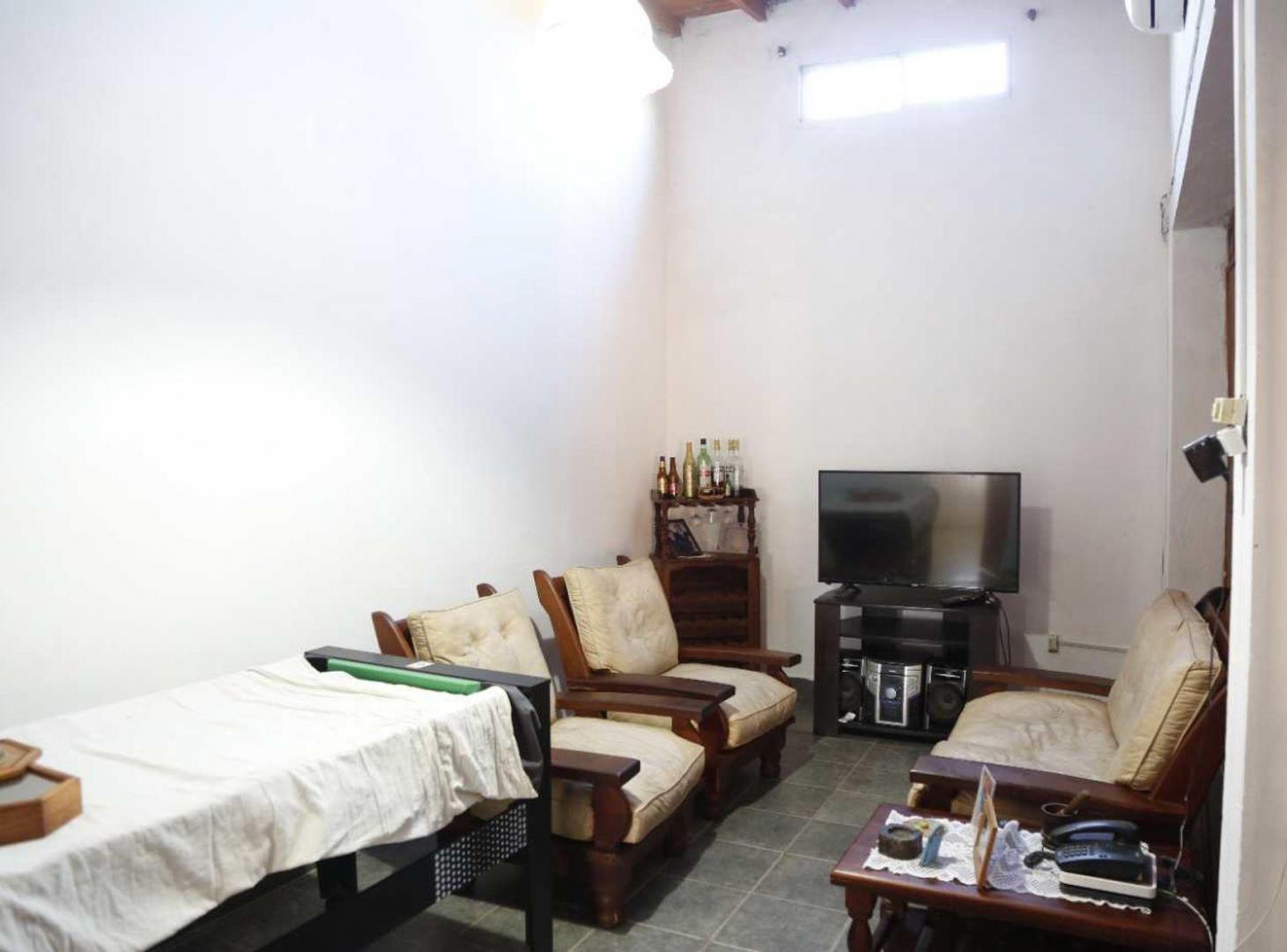 Foto de CASA EN VENTA VILLA ELISA 4 DORMITORIOS CON PARQUE, imagen 1